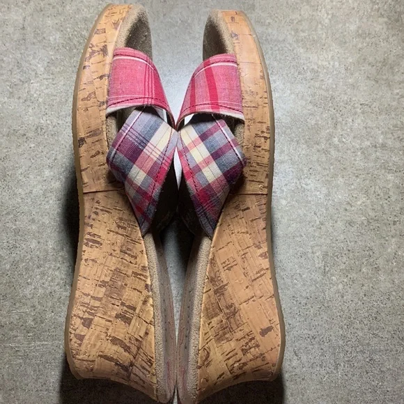 Mudd Red plaid wedge shoes - Picture 3 of 7